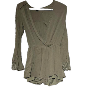 🌸🌸 5 for $15🌸🌸 Guess Romper green size small